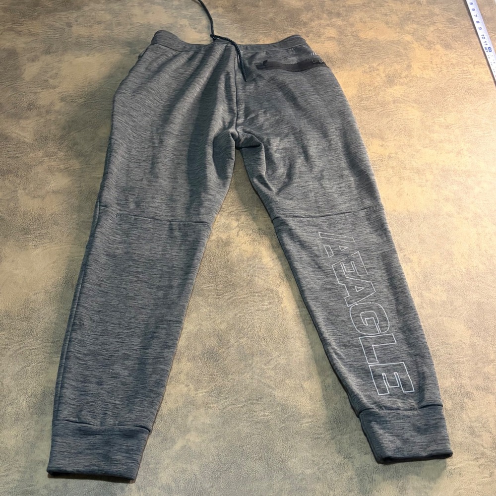 American Eagle Joggers Mens Small Gray Tech Fleece Graphic Activewear 3003